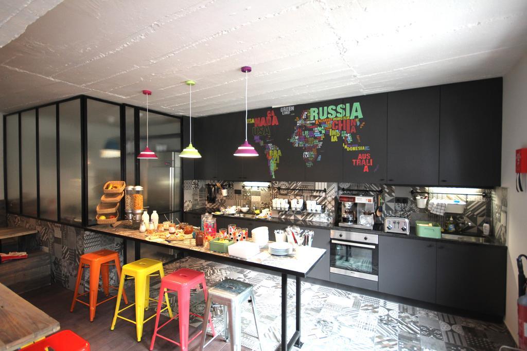 Cube Hostel ルーベン エクステリア 写真