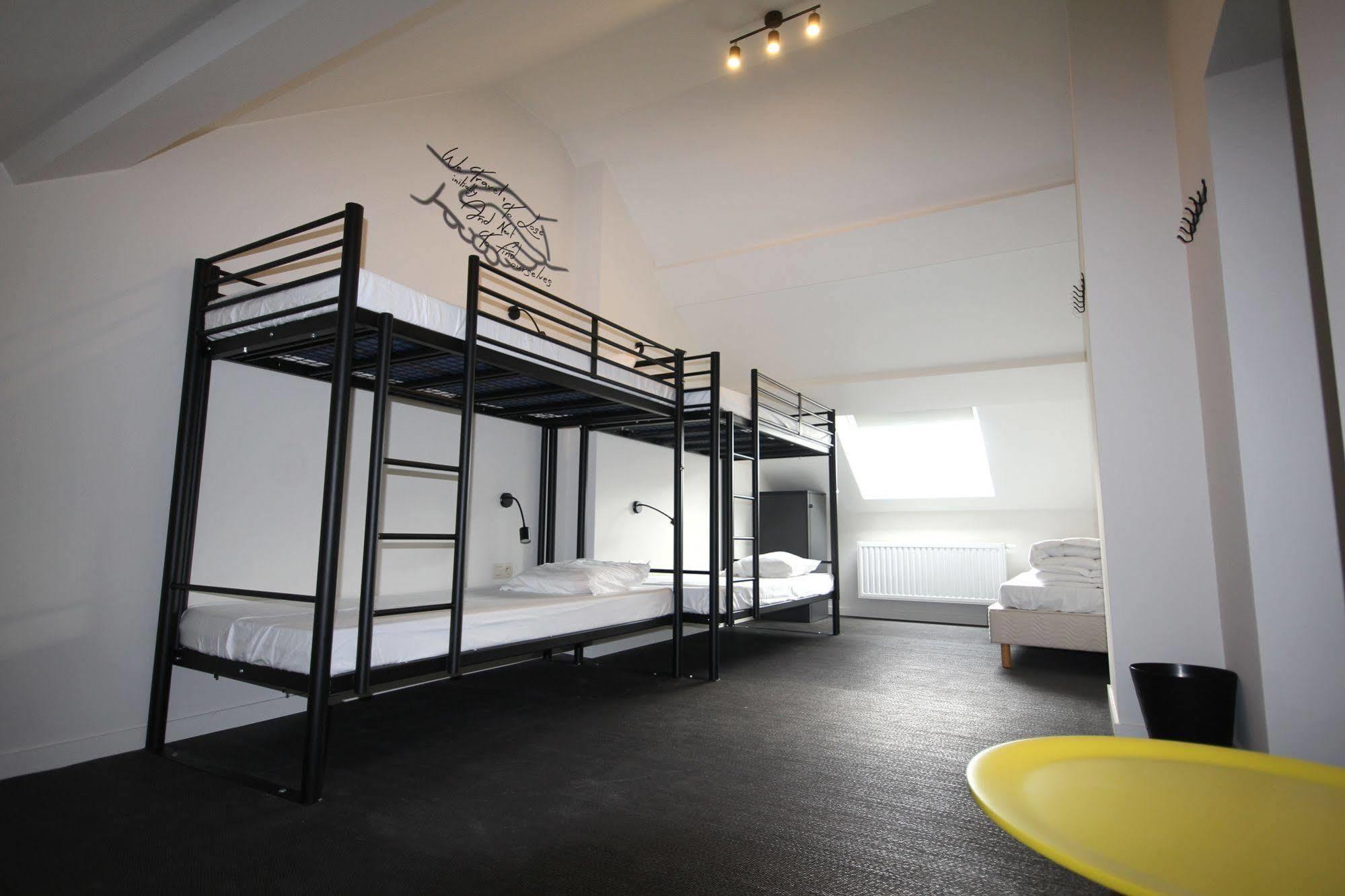 Cube Hostel ルーベン エクステリア 写真