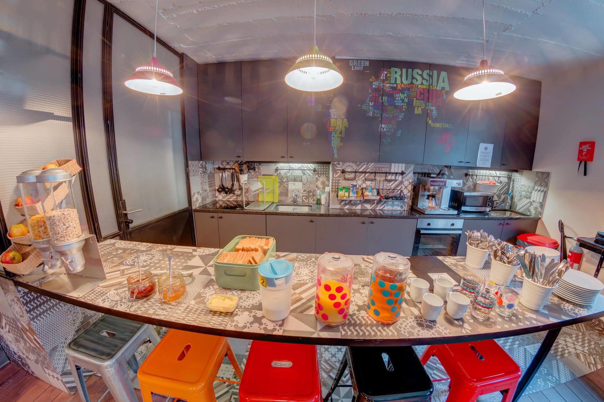 Cube Hostel ルーベン エクステリア 写真