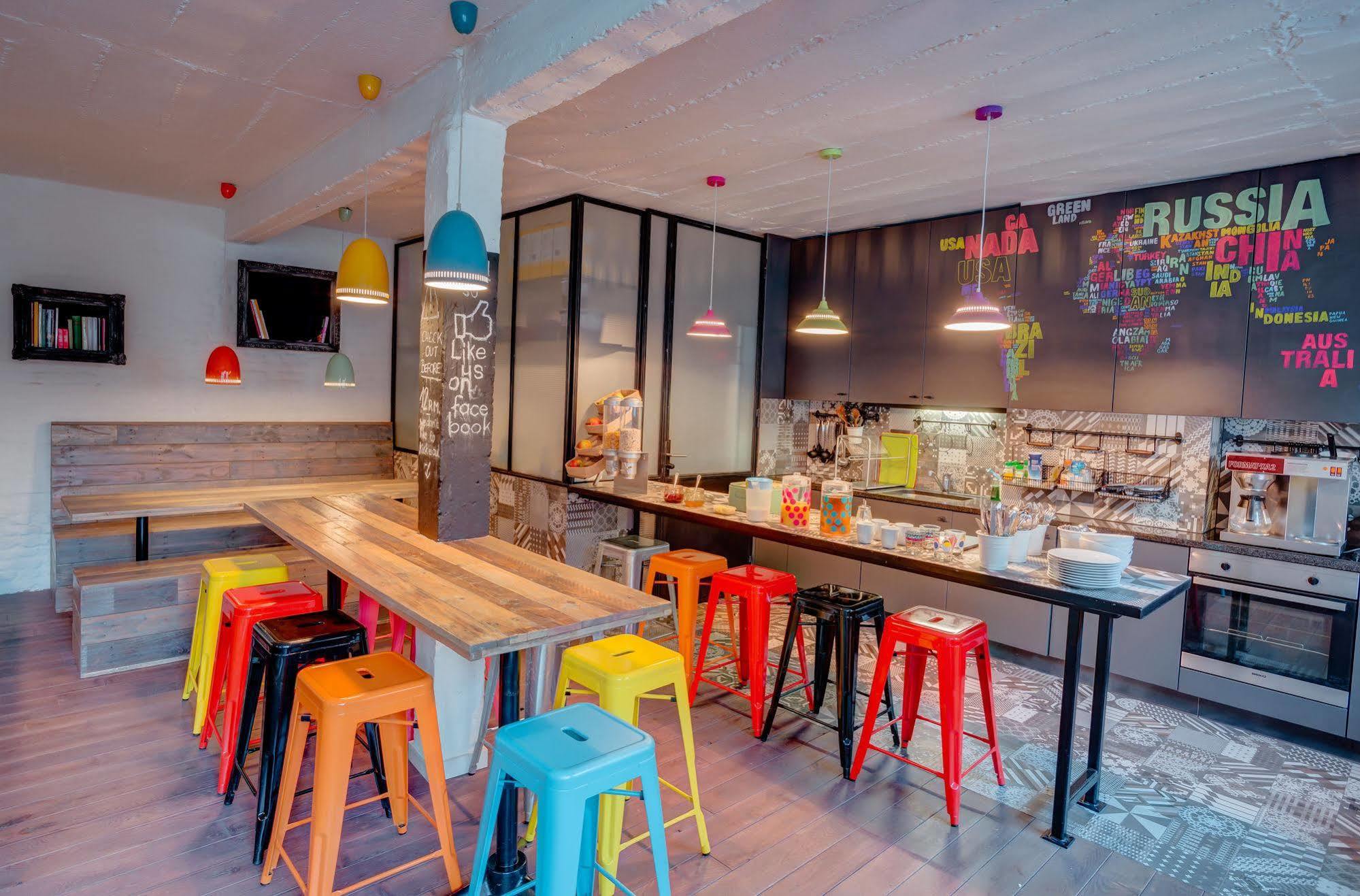 Cube Hostel ルーベン エクステリア 写真